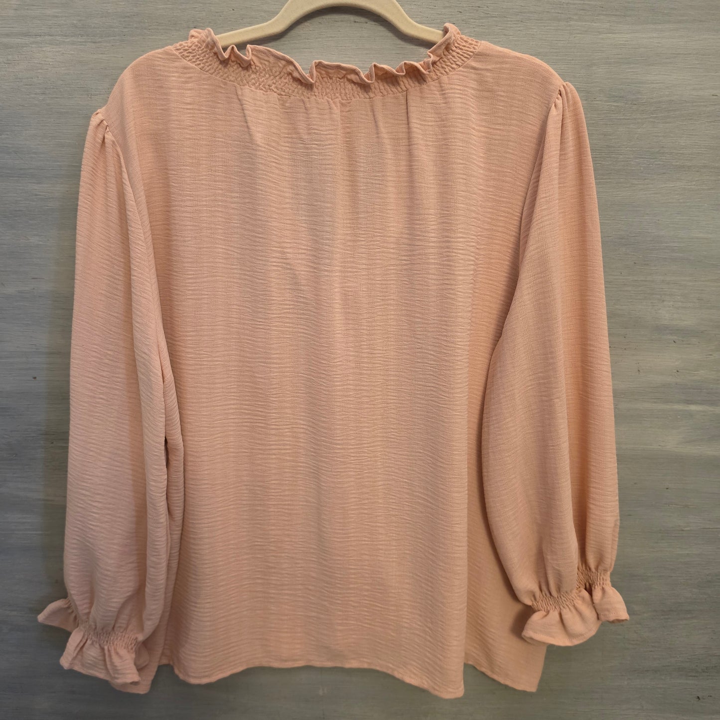 Entro Apricot Ruffle Split Collar Vneck Button Down Blouse Size Large Good Condition