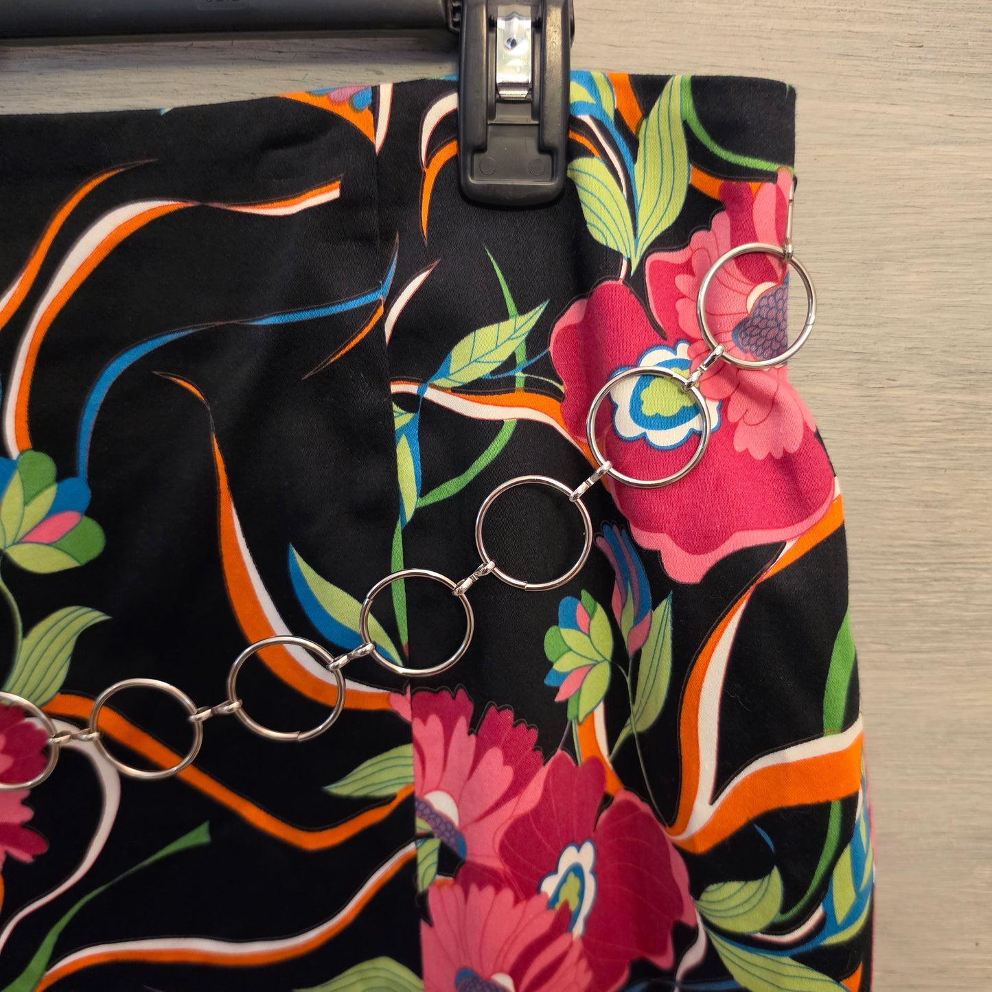 Metro Style Stretch 97% Cotton Colorful Floral Print Pencil Skirt Size 12 Good Condition