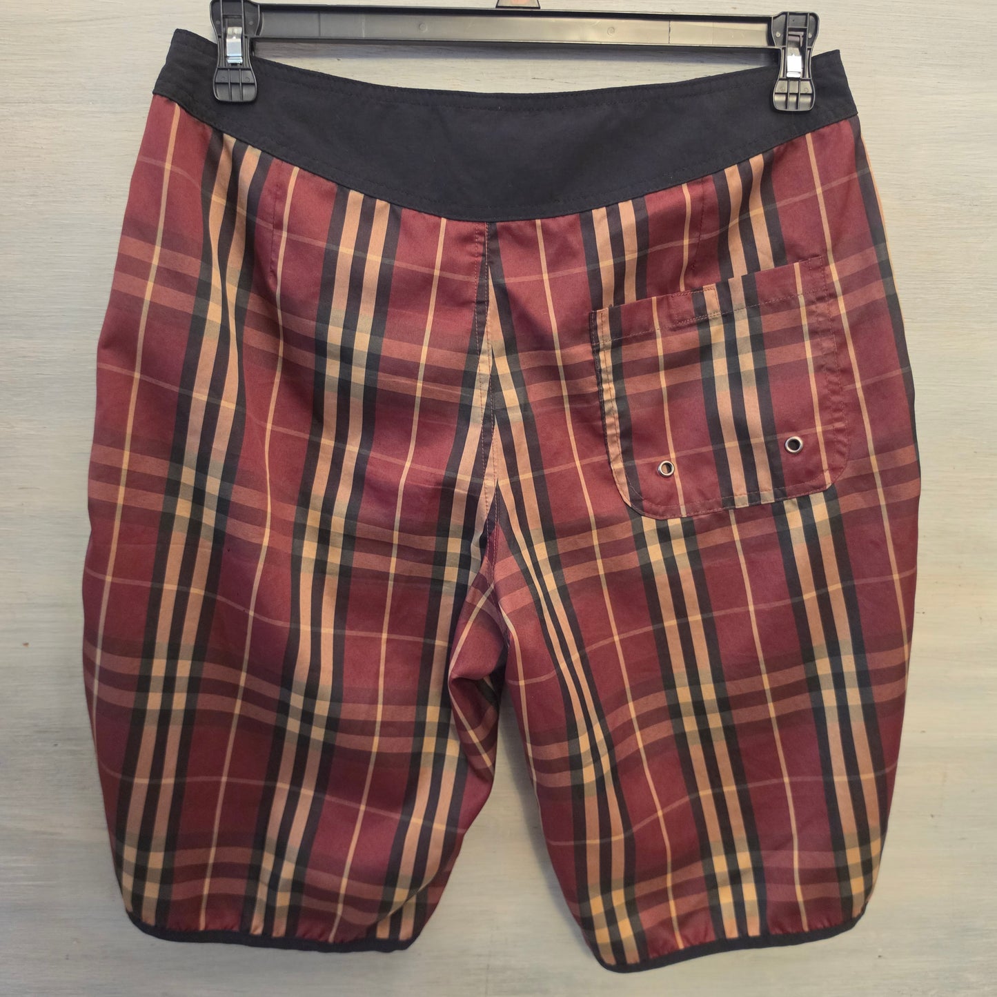 Burberry London Burgundy Black Tan Plaid Tie Waist Board Shorts Size Medium Good Condition
