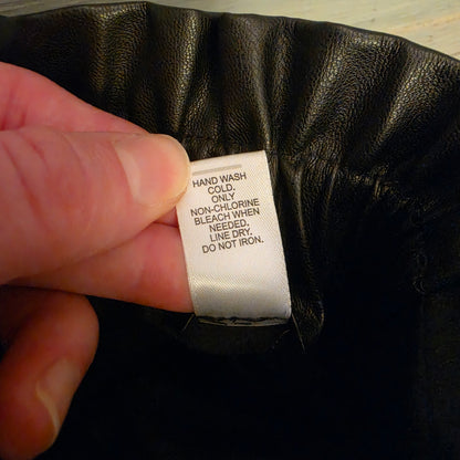 Cato Black Faux Leather Tie Waist Bermuda Fashion Shorts Size 18/20W Good Condition