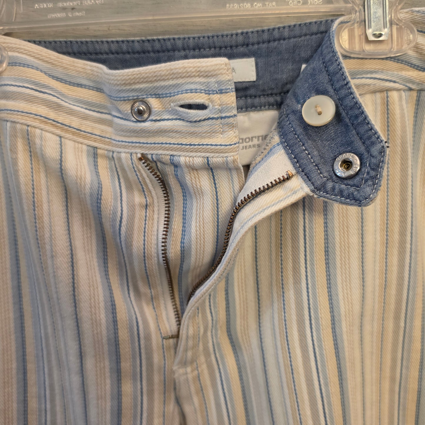 Liz Claiborne Jeans 100% Cotton Audra Pinstripe Bermuda Shorts Size 8 Good Condition