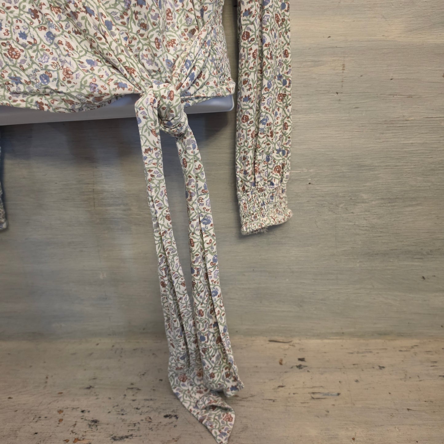 Japna Multicolor Floral Print Vneck Wrap Tie Waist Cropped Blouse Size Large Good Condition