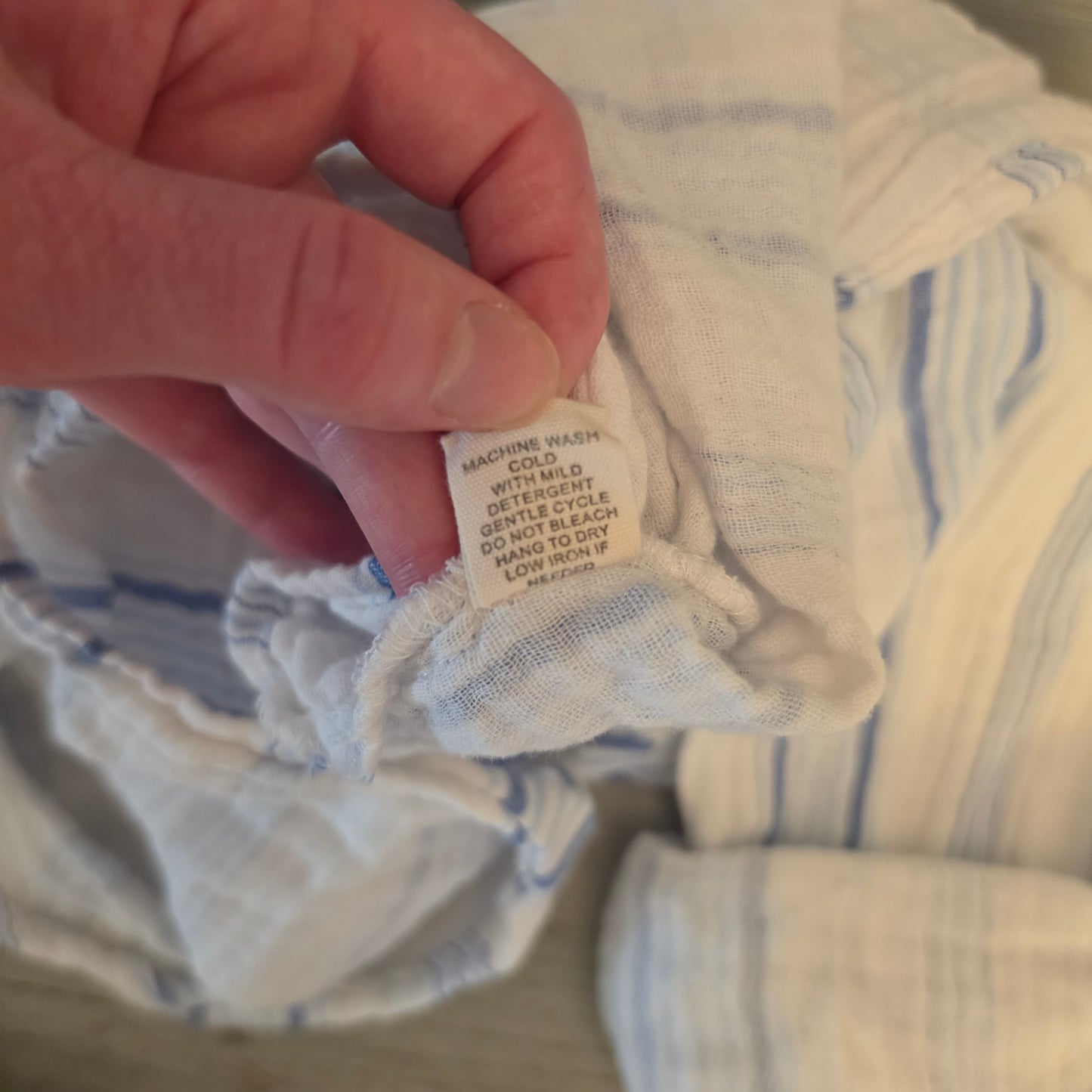 Love Notes 100% Cotton Blue White Striped Button Down Cropped Blouse Size Large Good Condition