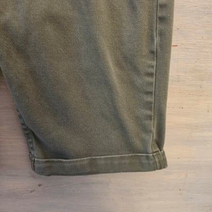 Indigo Rein 98% Cotton Olive Green Cuffed Bermuda Shorts Size 5 Good Condition
