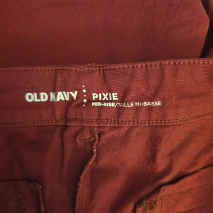 Old Navy 97% Cotton Pixie Mid Rise Burgundy Chino Shorts Size 10 Good Condition