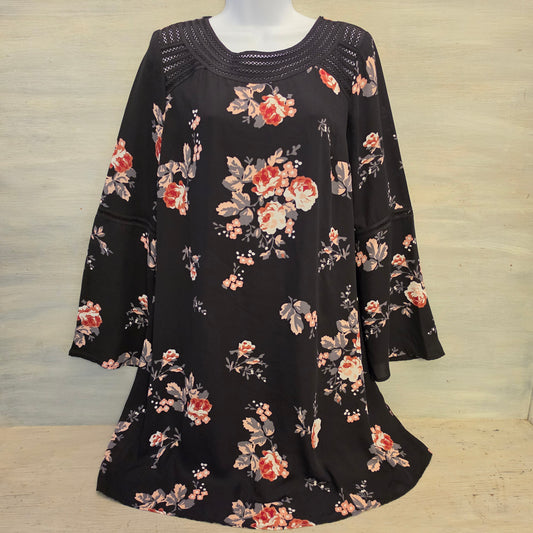 Isabel Maternity by Ingrid & Isabel Black Multicolor Floral Shift Dress Size Small Good Condition
