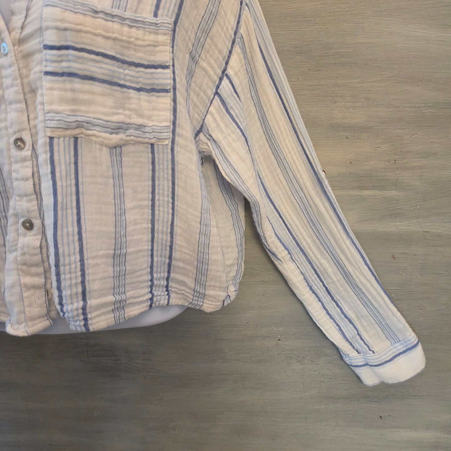 Love Notes 100% Cotton Blue White Striped Button Down Cropped Blouse Size Large Good Condition