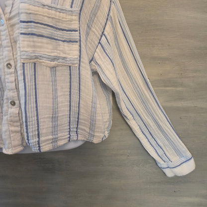 Love Notes 100% Cotton Blue White Striped Button Down Cropped Blouse Size Large Good Condition