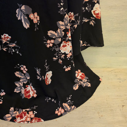 Isabel Maternity by Ingrid & Isabel Black Multicolor Floral Shift Dress Size Small Good Condition