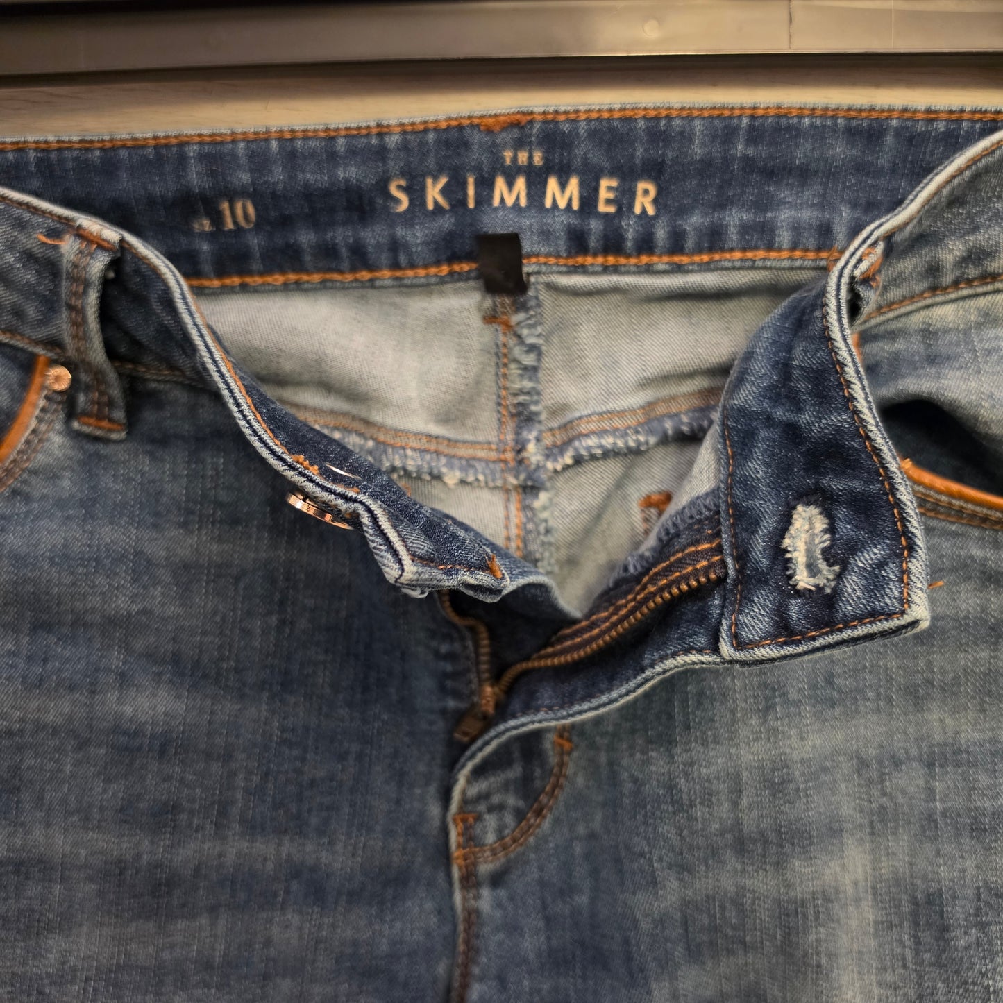 White House Black Market 73% Cotton "The Skimmer" Denim Skinny Jeans Size 10 Good Condition