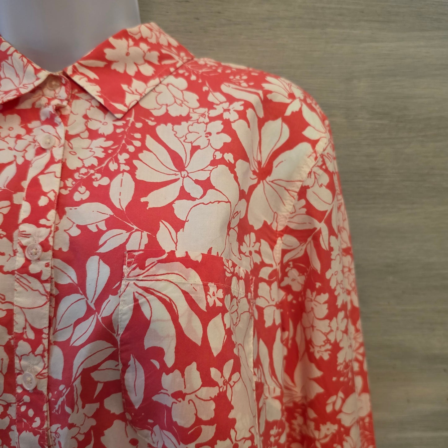 Talbots 100% Cotton Hawaiian Floral Print Button Down Shirt Blouse Size 12 Good Condition