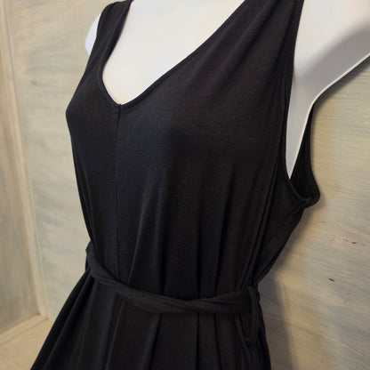 Sucolan Black Sleeveless Vneck Tie Waist Cropped Wide Leg Jumpsuit Size Large Good Condition