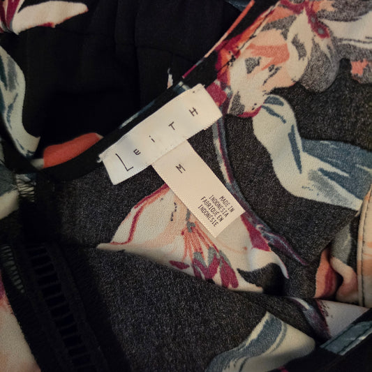 Leith Multicolor Floral Print Sleeveless Romper Size Medium Good Condition