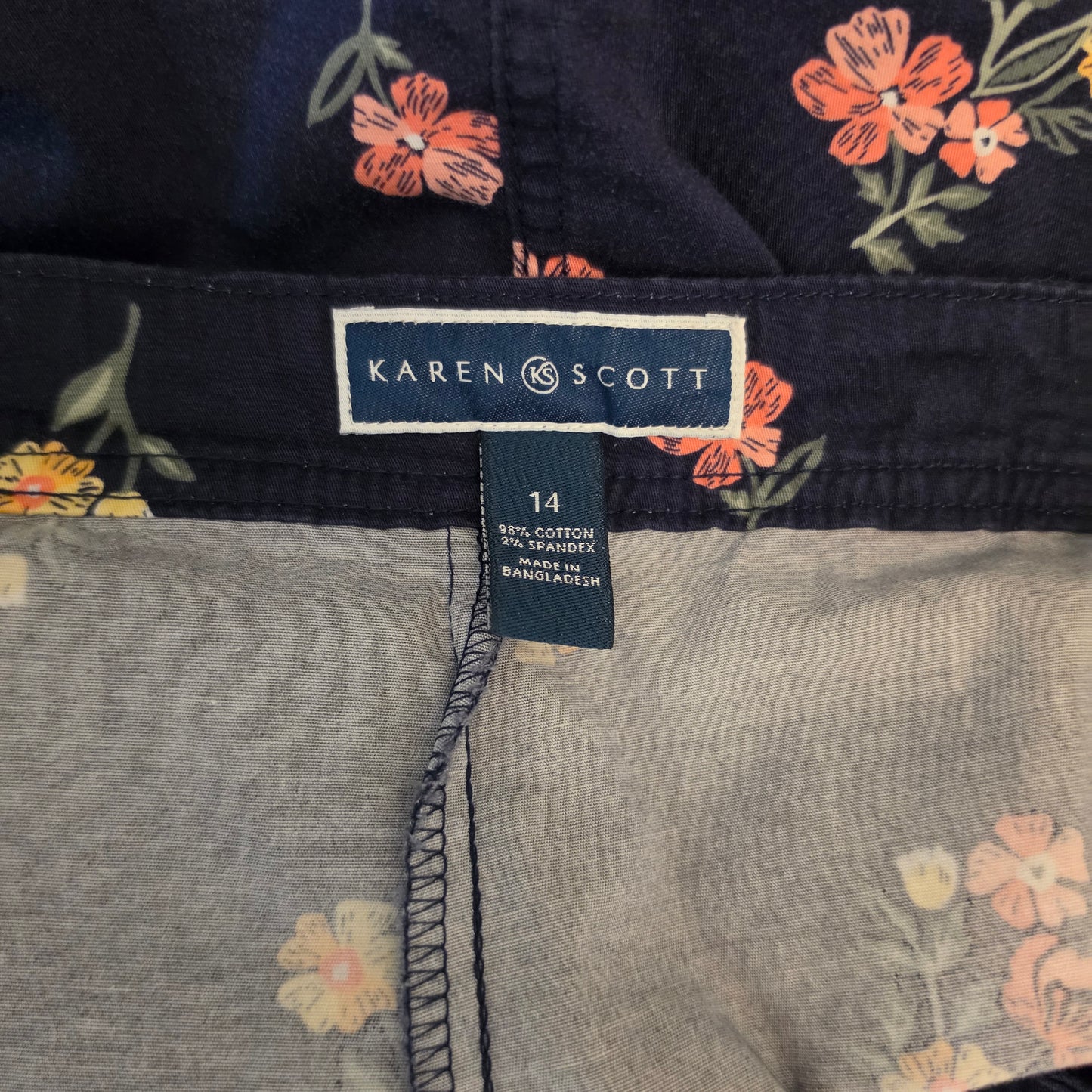 Karen Scott 98% Cotton Navy Multicolor Floral Print Mini Skort Size 14 Good Condition